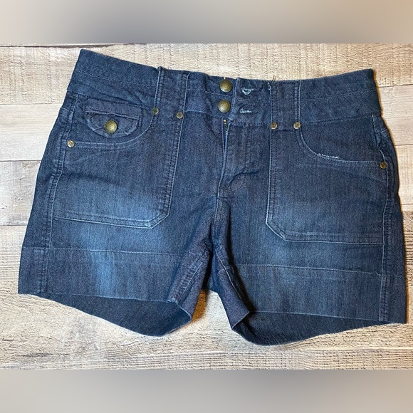 DB Established 1962 Women’s Dark Denim Shorts size‎ 8 - Picture 1 of 3